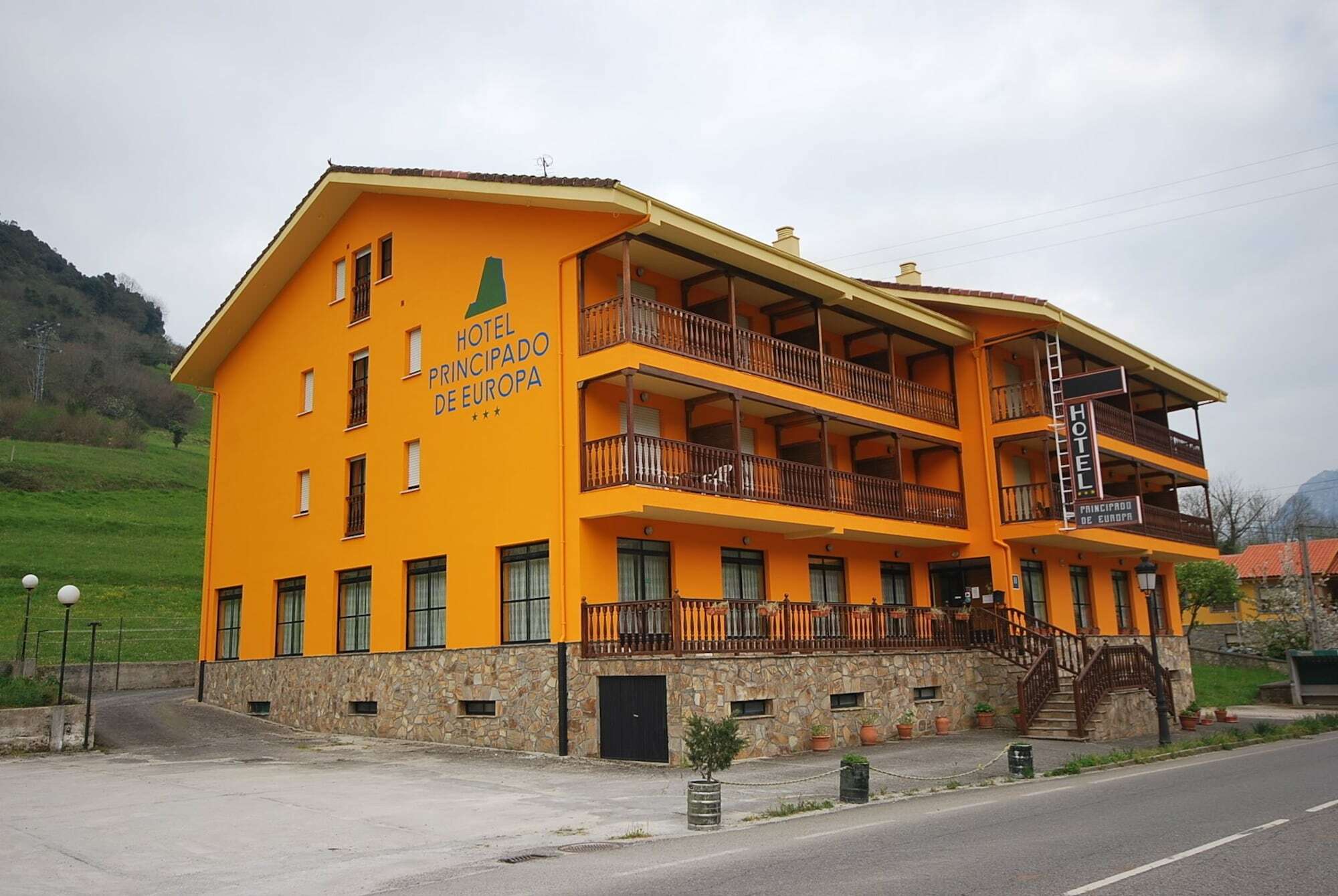 Hotel Principado De Europa Arenas De Cabrales Bagian luar foto